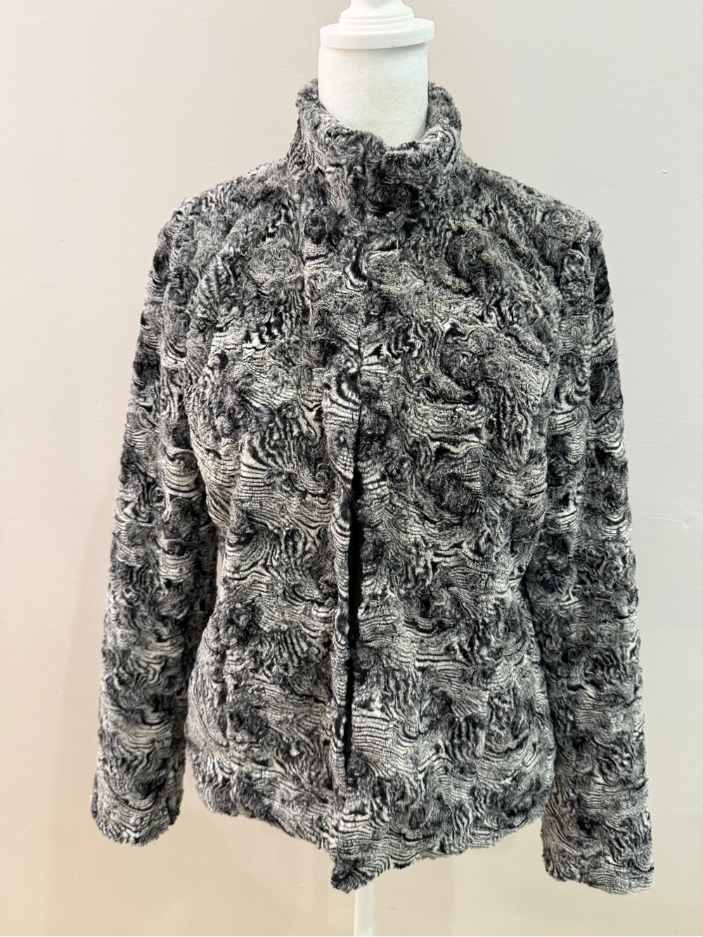 JM Collection Petite Faux Fur Gray Black Jacket P/S